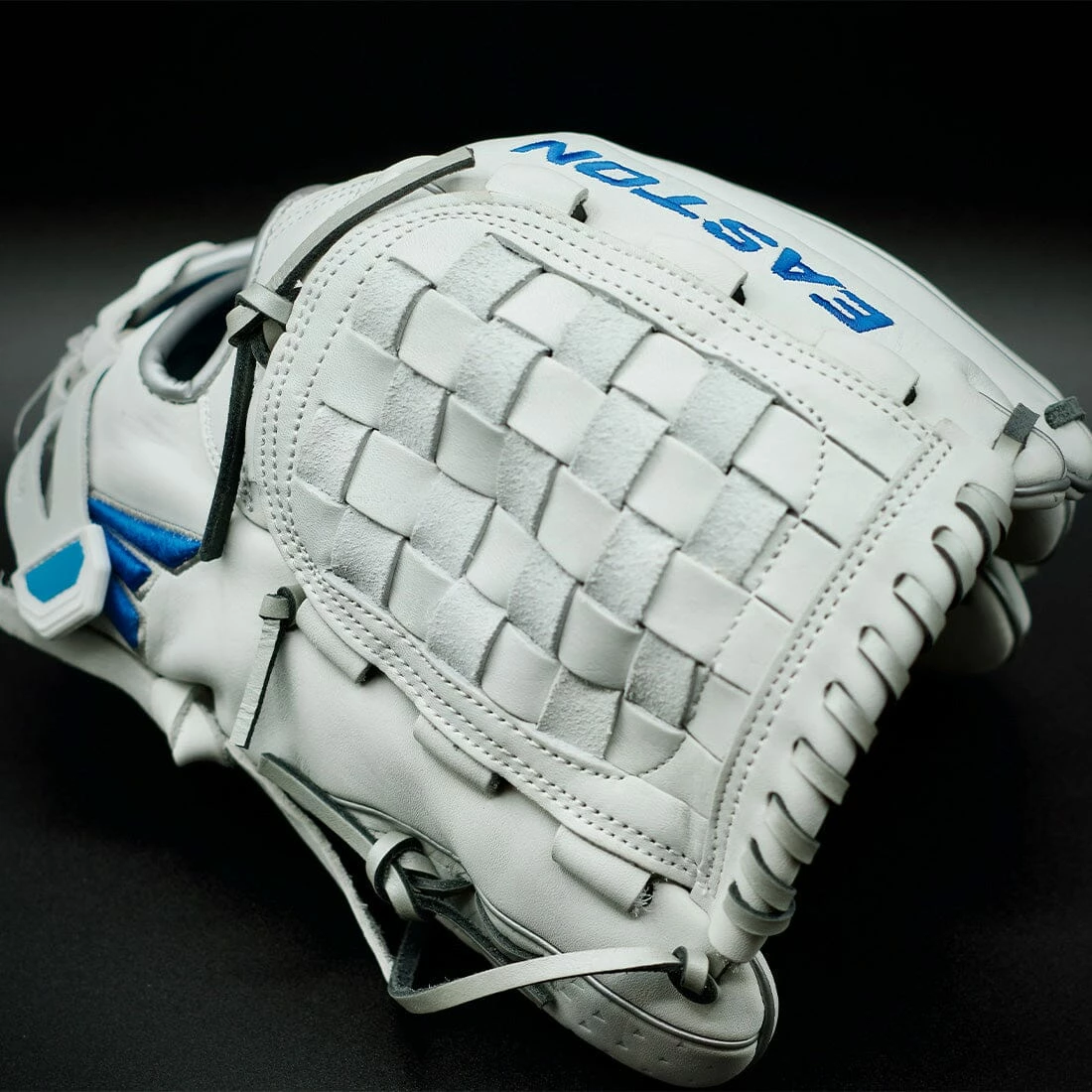 Easton Ghost NX 12.5" Pitcher/Infield Fastpitch Softball Glove: GNXFP125 4 Easton Ghost NX 12.5" Pitcher/Infield Fastpitch Softball Glove: GNXFP125 - Image 4