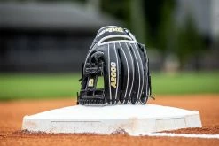 2023 Wilson A2000 1786 Spin Control 11.5" Infield Baseball Glove: WBW100985115 13 2023 Wilson A2000 1786 Spin Control 11.5" Infield Baseball Glove: WBW100985115 -Baseball Sales Shop WBW100985115Lifestlye2